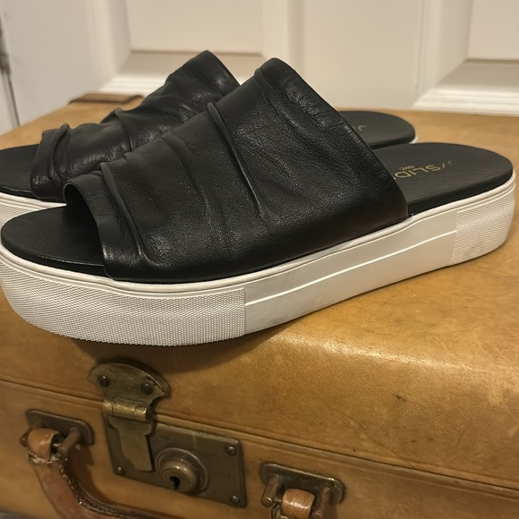J/SLIDES NYC BLACK LEATHER SIZE 7 - Picture 7 of 8